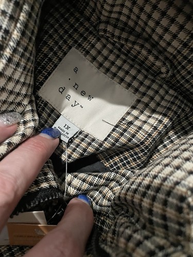 A New Day™ Brown Plaid Puffer cropped Hooded Women's Size XL 1X Jacket - Picture 3 of 5