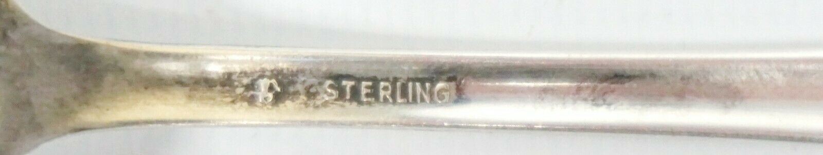 International Moonglow sterling Silver Serving Spoon 8"1/4 Oval D Monogram 