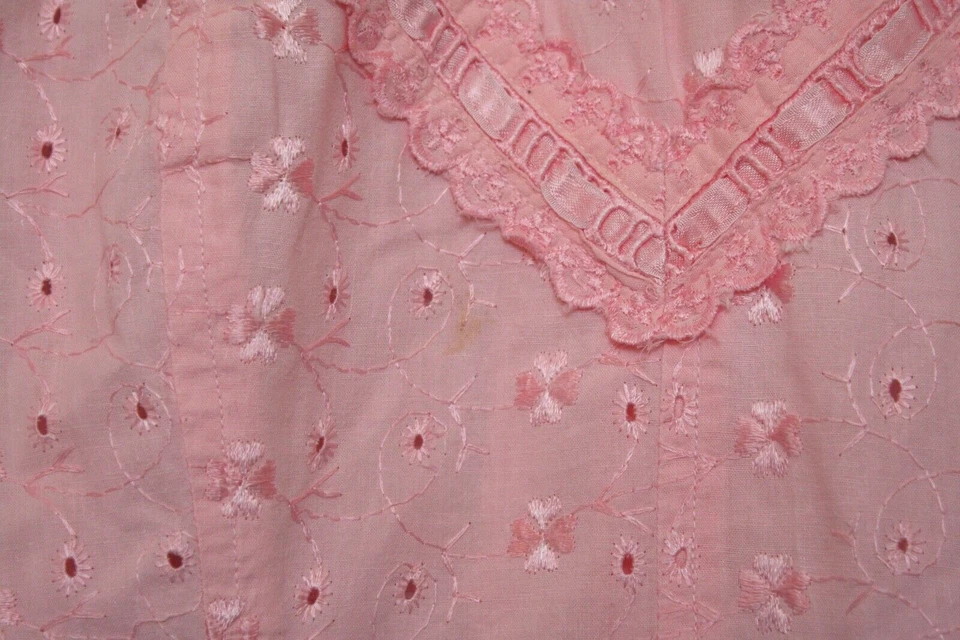 Blusa Vintage Ojales Victoriana Encaje Rosa Bordado Top Eduardiana Talla Mediana Foto 4 de 4