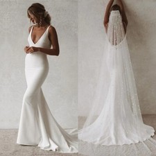 Elegant Mermaid Wedding Dresses V-Neck Spaghetti Straps Backless Bridal Gowns