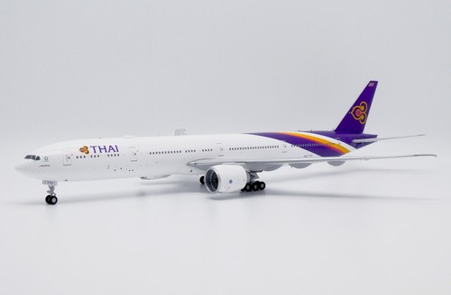 JC Wings 1:200 Thai Airways Boeing B777-300(ER) “Simongkhon – Flaps Up” HS-TTC - Picture 3 of 24