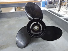 USED MERCURY HD 10 7/8 X 11 ALUMINUM RIGHT HAND PROP (REMOVED FROM 40 HP)