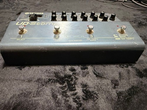 Unidad de retardo de modulación múltiple Yamaha UD-STOMP con adaptador de CA - Probado, 100V - Imagen 2 de 6
