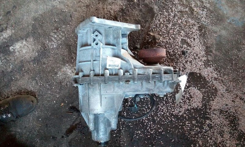 Estuche de transferencia Lincoln Navigator 15-17 Foto 2 de 4