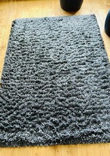IKEA Modern  large area rug measuring 195 x 133 cm with underlay non slip mat