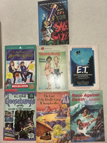 Box Of Vintage Youth Books - Foto 2 di 2
