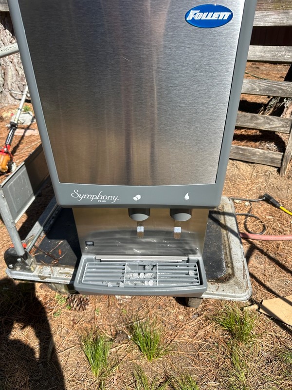 ice machine commercial used with ice dispensor Follet brand works great 420 lb