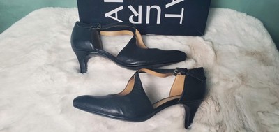 naturalizer okira pumps
