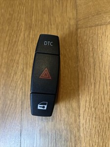 BMW 1er Schalter DTC ZV Warnblinker Frischluftgrill mitte Lüftung E81 82 88 87