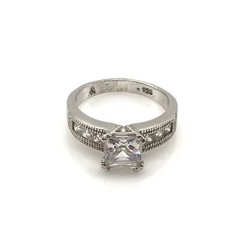 925 Sterling Silver Vintage Clear CZ Ladies Band Ring Size 8
