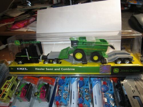 1/28 Scale John Deere 9600 Combine ERTL Collectors Edition Both