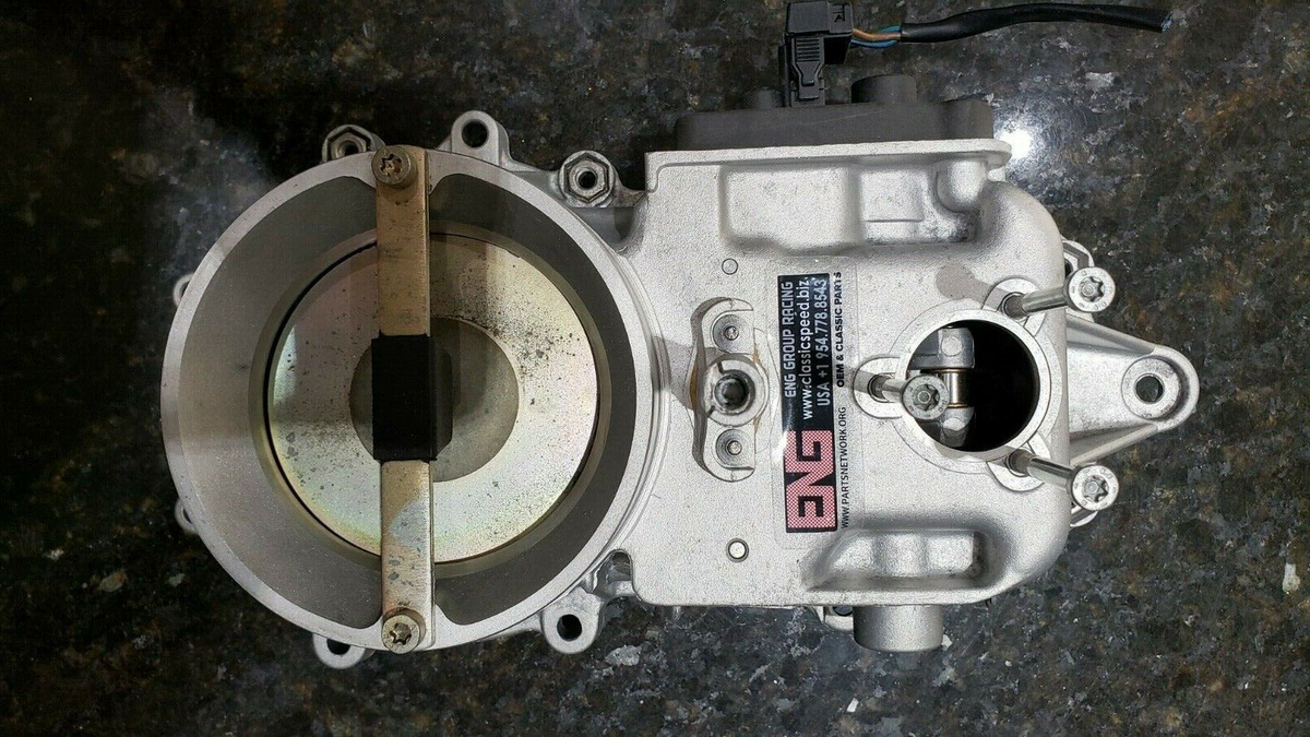 1990-1996 Mercedes-Benz W124 W201 6CYLS OEM Bosch 0438121033 Main