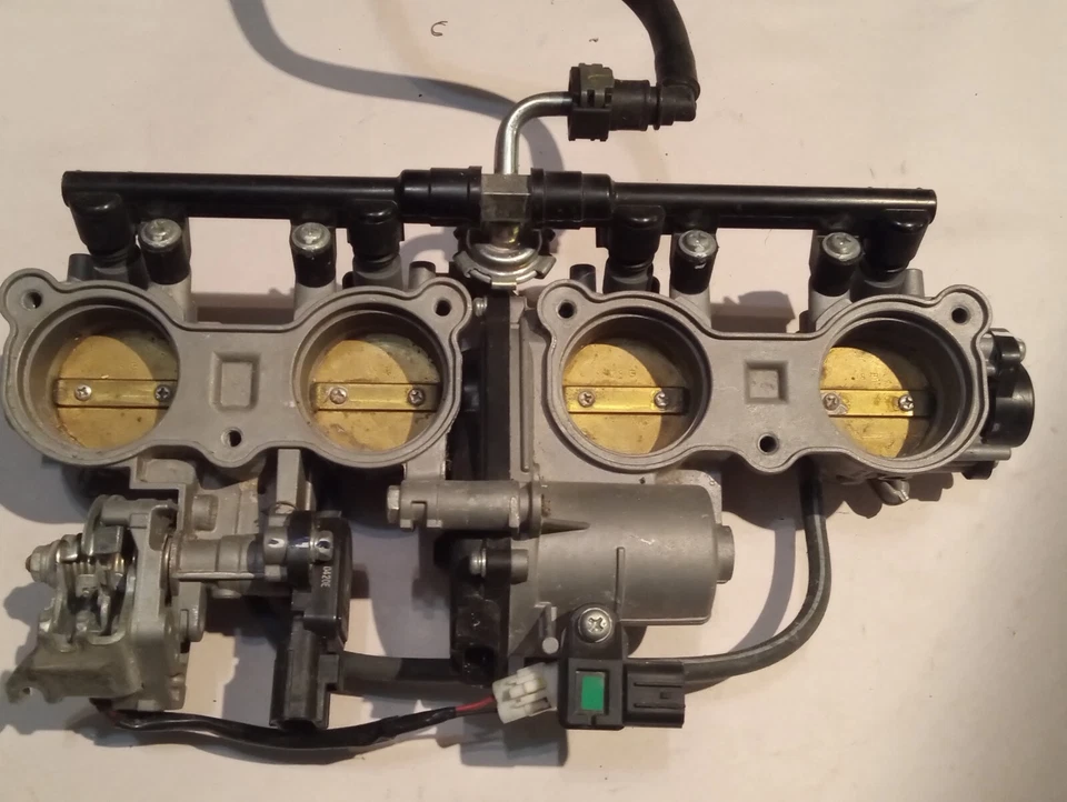 Yamaha FZ-10 MT-10 MT10 2017 16-24 OEM CARROCERÍAS DEL ACELERADOR CARROCERÍA INYECTORES DE COMBUSTIBLE CARBONO Foto 2 de 4