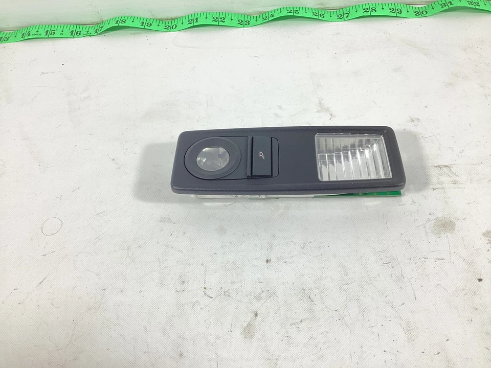 Luz domo lateral izquierdo BMW X3 F25 2013-2017 negra 9202921 OEM. Foto 3 de 4