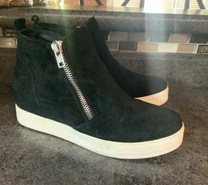 wedgie black suede