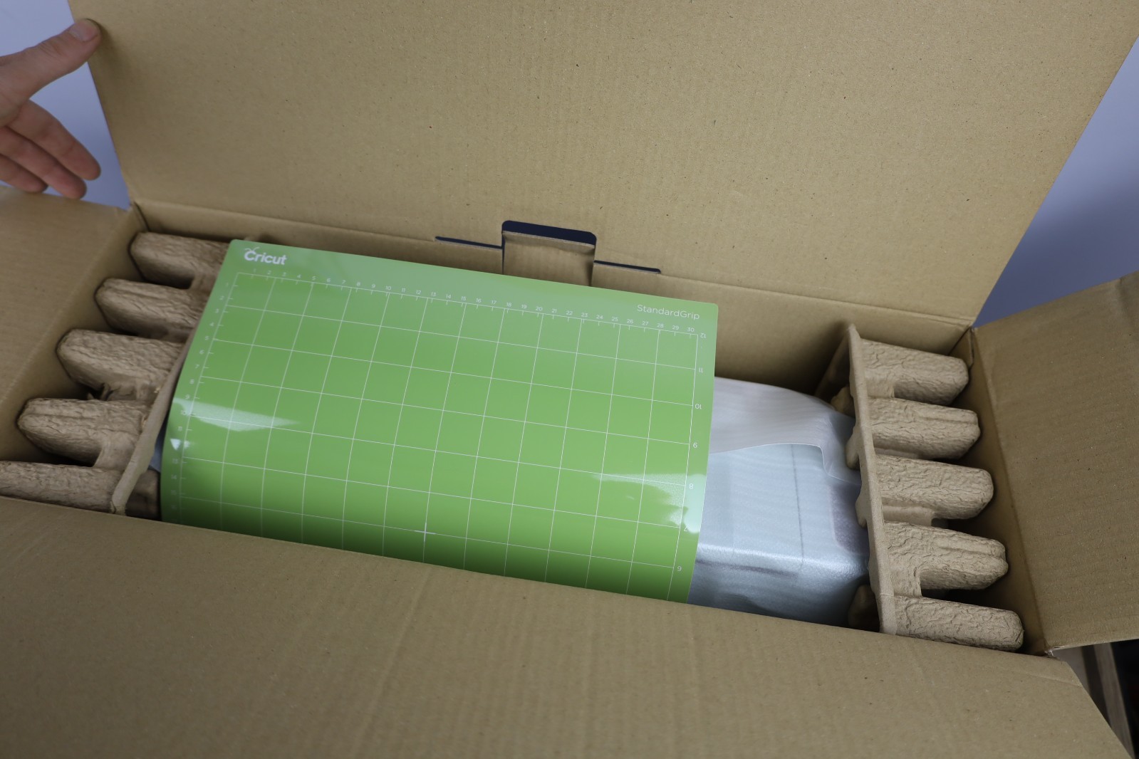 Cricut Explore Air 2 Machine Peacock Smart Cutting Machine DIY Homecraft NIB