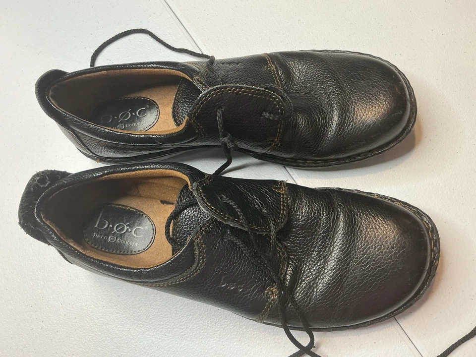 Zapatos Derby bajos Born Oxford para mujer talla 8,5 de cuero negro con cordones Foto 3 de 4