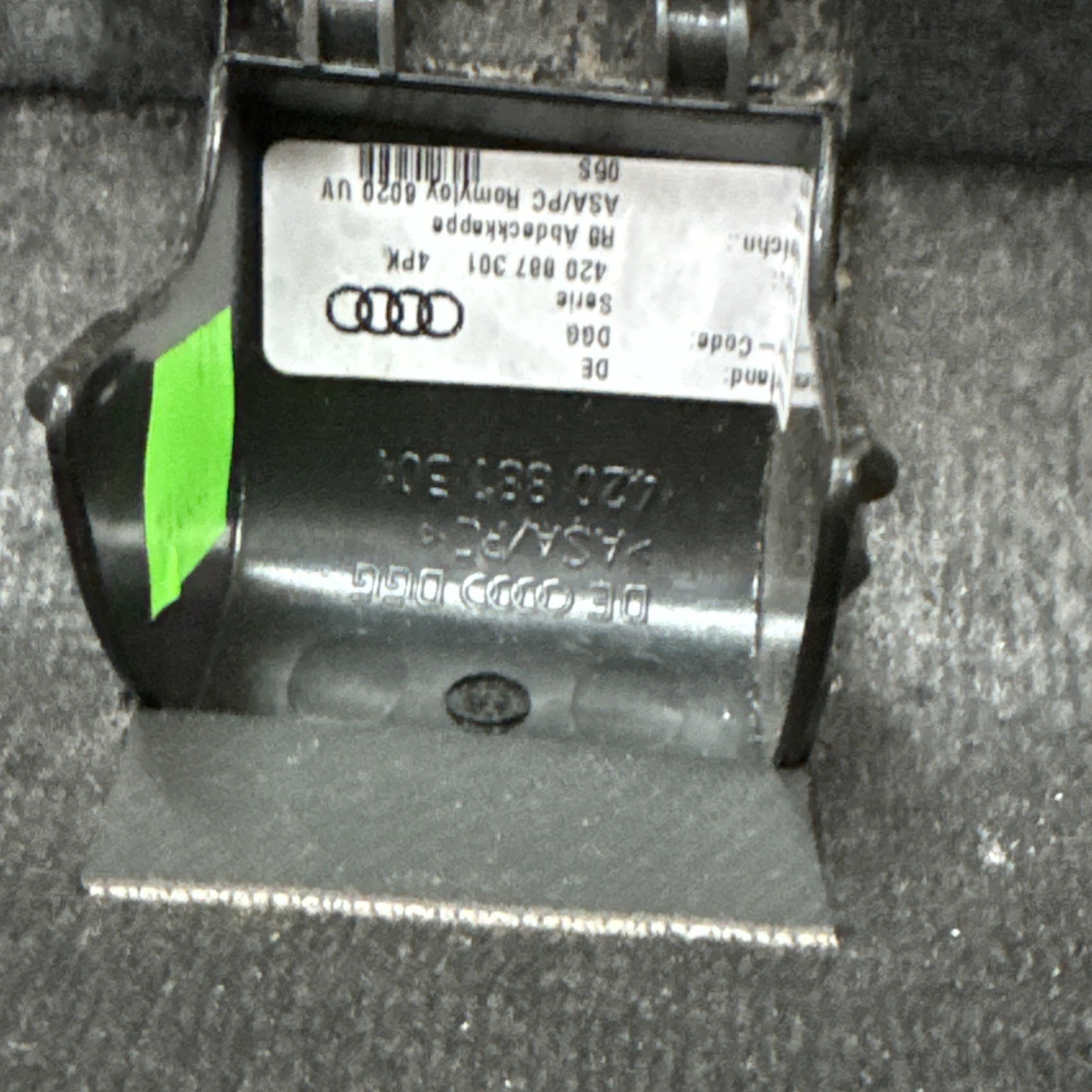 2008 2009 2010 2011 2012 2014 2015 AUDI R8 REAR TRIM Panel Center Cover Trim Oem