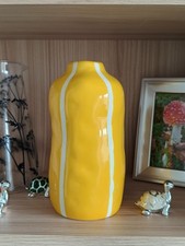 Gelbe Keramik Vase mit weißen Streifen 21 cm Modern Deko Vase