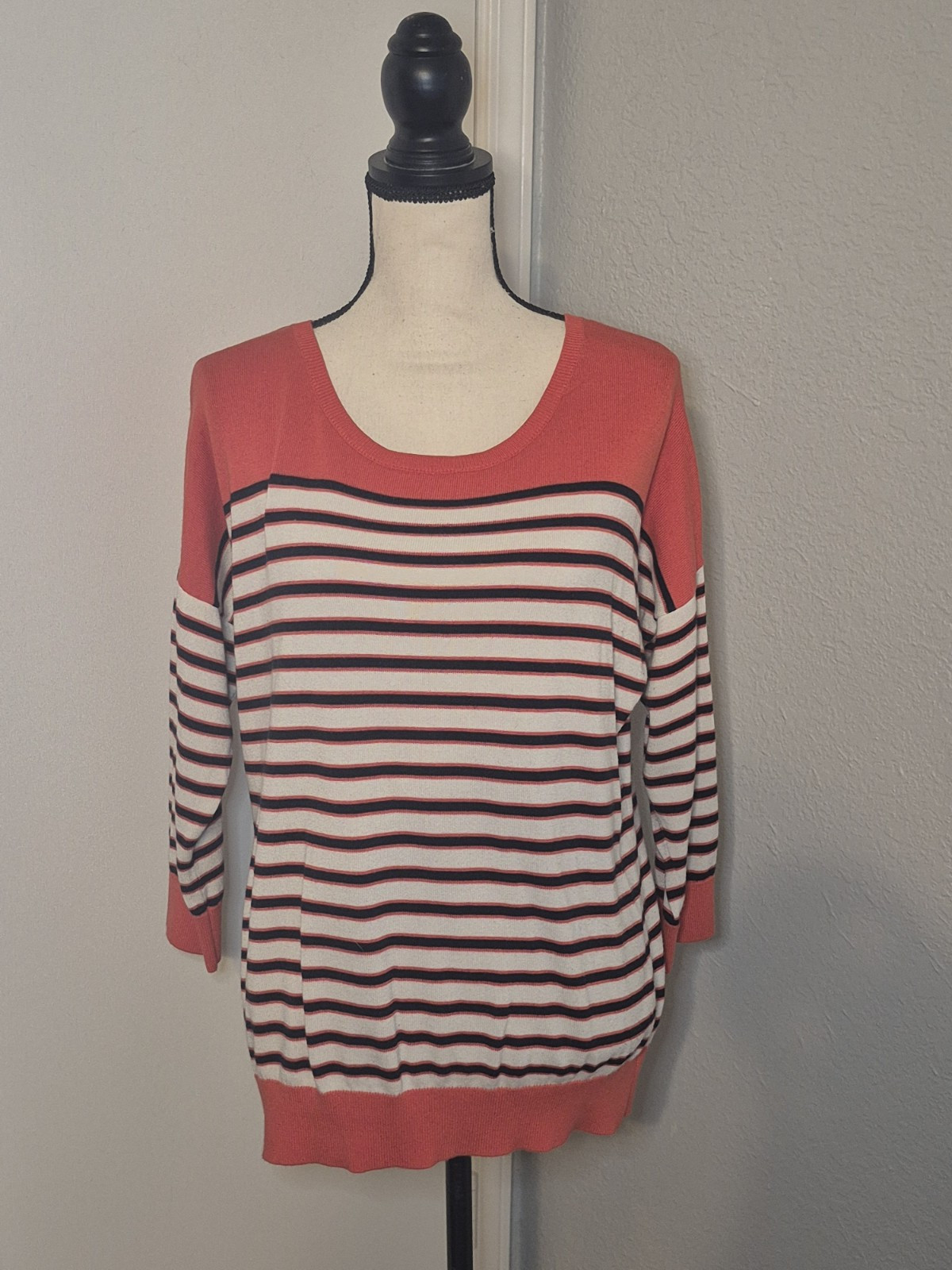 Stylish Women's Banana Republic Knit Sweater  