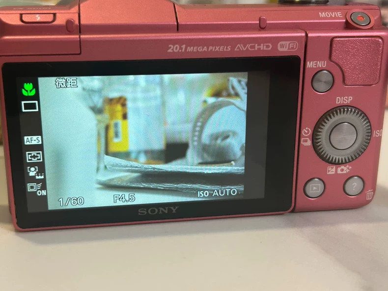Sony Alpha a5000 PINK 20.1 MP Flip Screen Digital Camera w/ 16