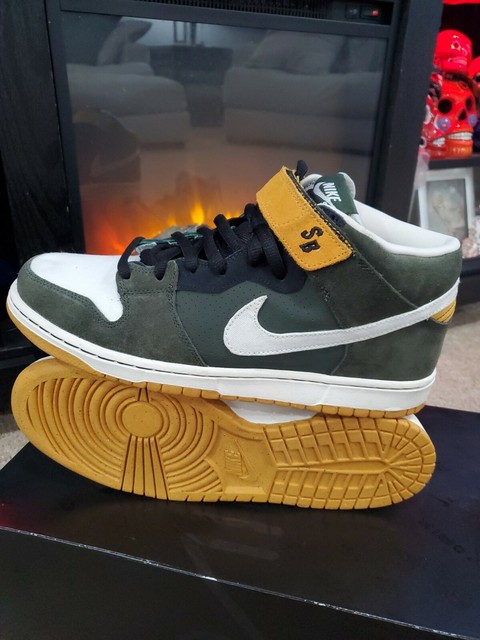 nike dunk pro green