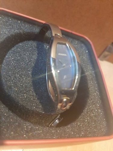 Fossil Women's Silver Oval Dial Watch new in box - Picture 3 of 8