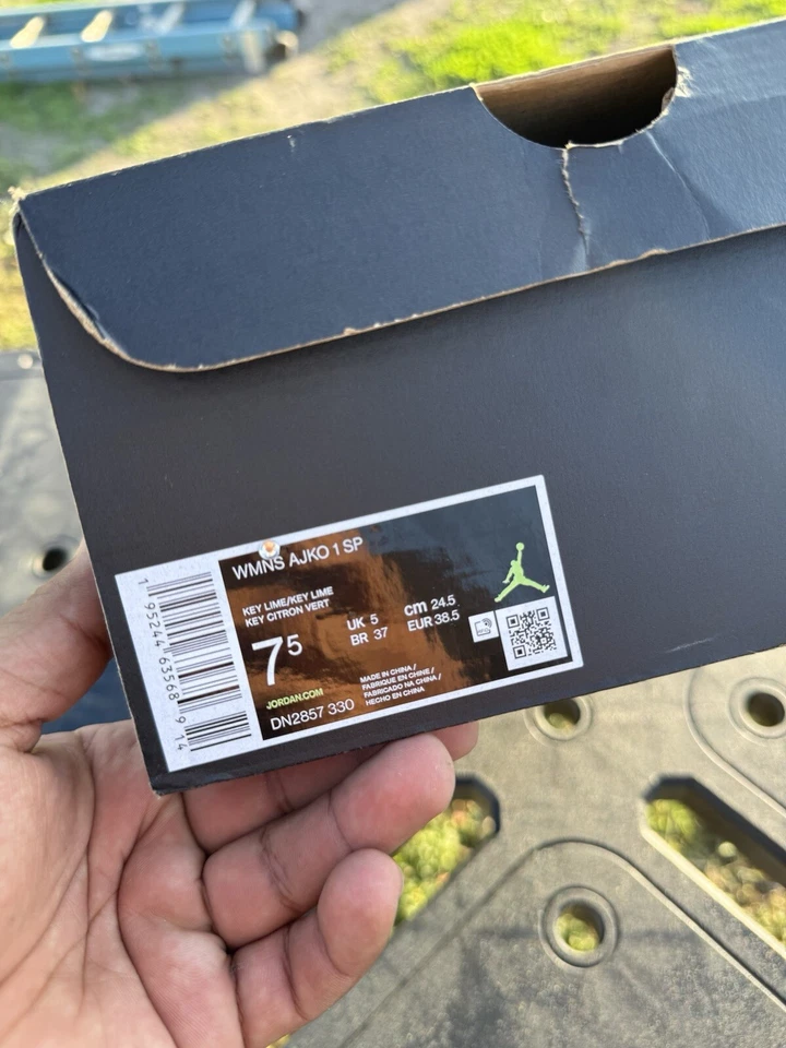 Billie Eilish x Air Jordan 1 Ko Verde 7.5 Mujer’s Foto 4 de 4