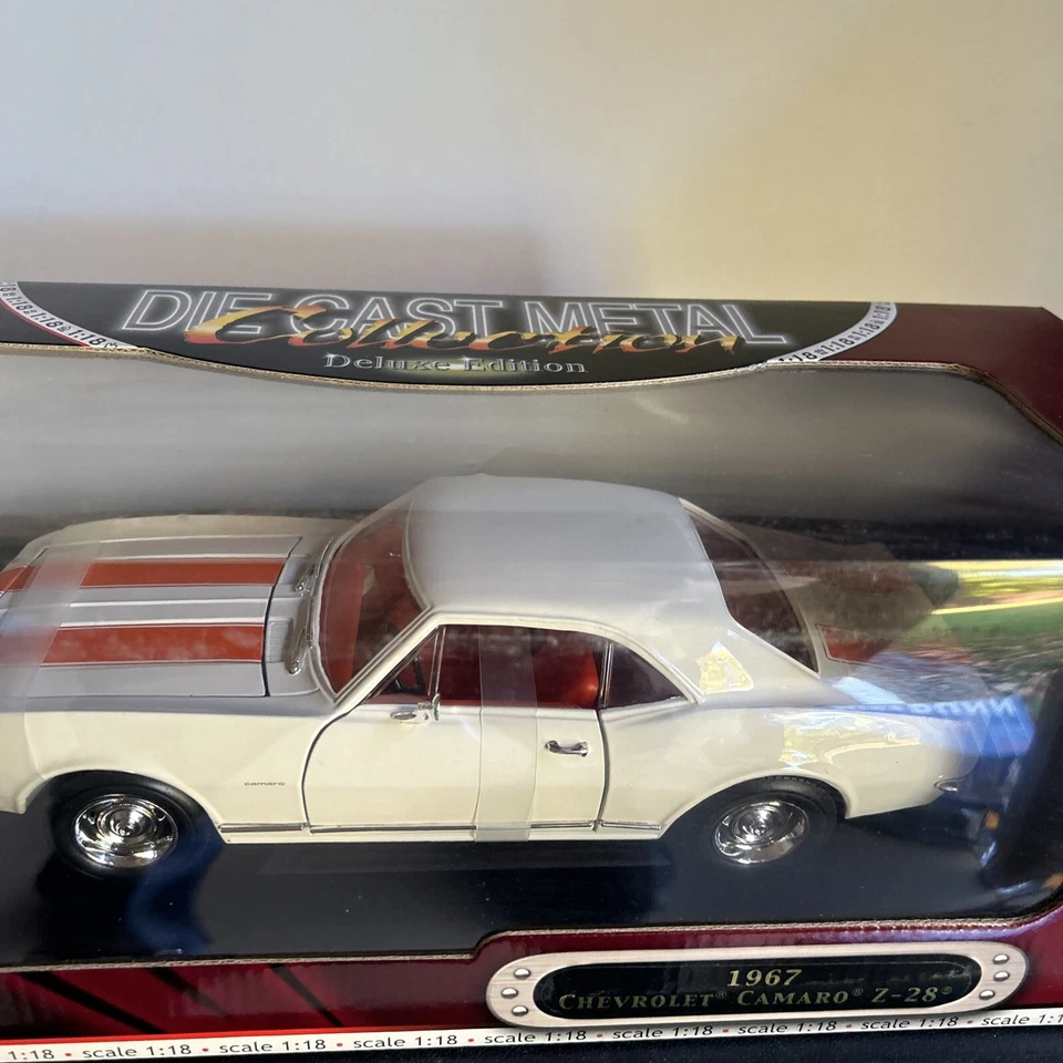 Chevrolet Camaro Z-28 1967 diecast blanco y naranja - Road Signature 1/18 - nuevo Foto 3 de 4
