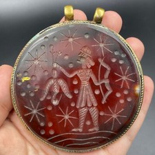 Ancient Roman large king with arrow intaglio agate stone pendant