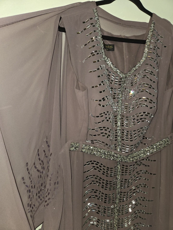 Hermoso caftán adornado - cuentas - malva - talla grande Foto 4 de 4