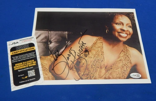 Gladys Knight signed 8.5 x 11 Laser Print Photo / JSA Authenticated