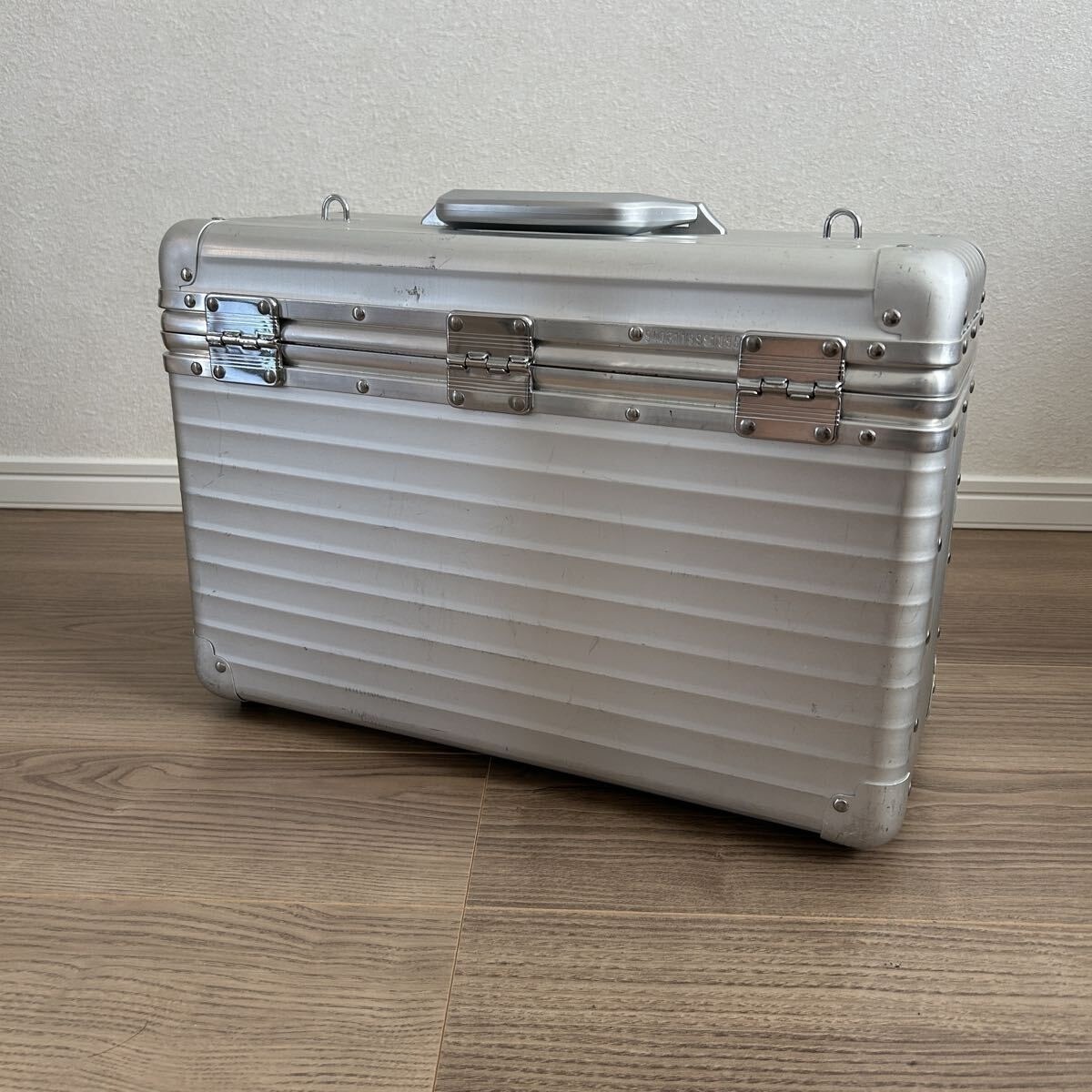 Rimowa Lufthansa Pilot Case 29L Silver 2-wheels Carry Case
