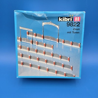 KIBRI FENCES WITH GATES. HO SCALE NEW.