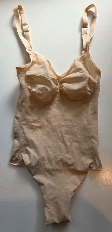 Skims Everyday Sculpt Thong Bodysuit Size Large Beige/Sand NWOT!