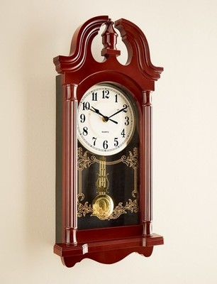 Pendel Wanduhr von Chums