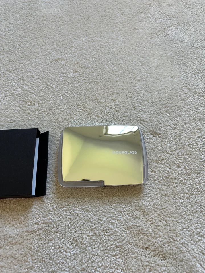 hourglass holiday palette, Ghost Edition, Brand New, Never Used - Image 3 of 4