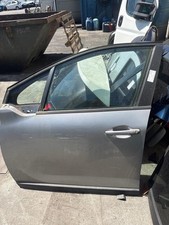 Porte avant et accessoires Peugeot 2008
