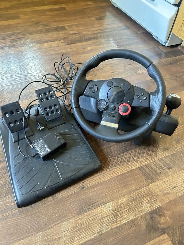 Logitech Driving Force GT Racing Wheel w/ Pedals Wired for PC PS2 PS3