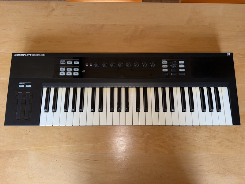 Native Instruments Komplete Kontrol S49 Mk1 Controller MIDI Keyboard