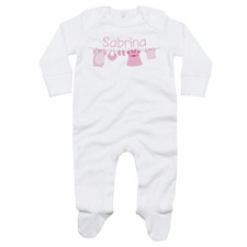 Tutina neonata personalizzata con nome vestitini appesi