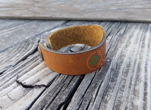70's VTG VICKY Bracelet Stamped Leather Name Handmade Cuff Green 4 Leaf Clover - Picture 3 of 8