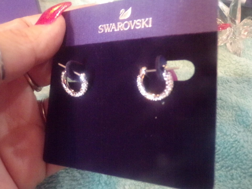 NUEVO EN CAJA Pendientes Perforados Swarovski DEXTERA Mini Aro Pequeños con Cristales #5446004 SWRT Foto 4 de 4