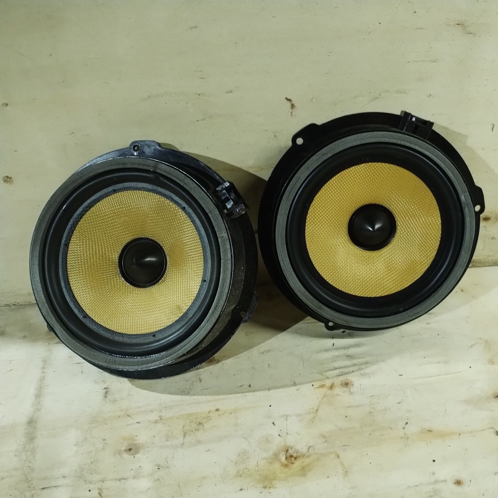 ALTAVOCES PUERTA JAGUAR XF X250 D&M 8X23-18808-AB, X2 (un par). zbk29