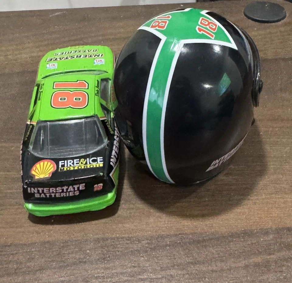 Minicasco Simpson autografiado por Bobby Labonte primera edición con coche gratis Foto 4 de 4