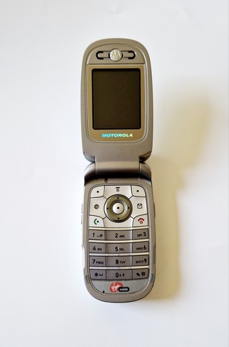 Motorola V235 Classic (Virgin Mobile) Retro Flip Phone In Good Condition - Picture 3 of 10