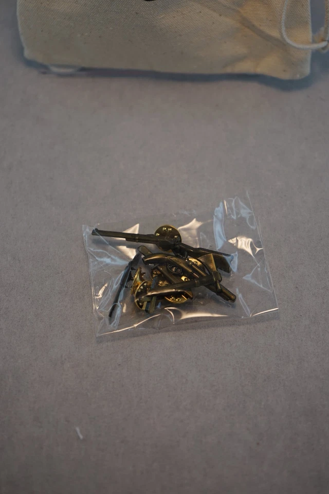 Red Dead Redemption 2 Collectors Edition Box Pins Set 6 Pcs New Rare Sealed - Image 3 of 3