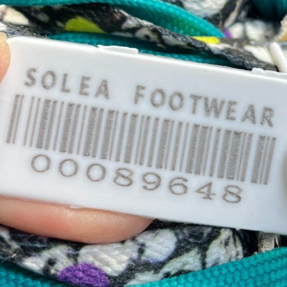 Reebok Pump Omni Lite Holiday Womens Size 8.5 Black Blue Athletic Shoes Sneakers thumbnail 10