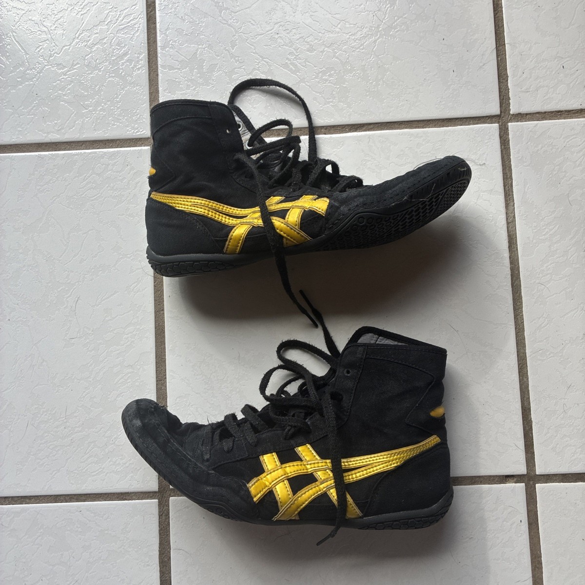 ASICS Wrestling Shoes  Black/Gold edge:Black EX-EO View 3