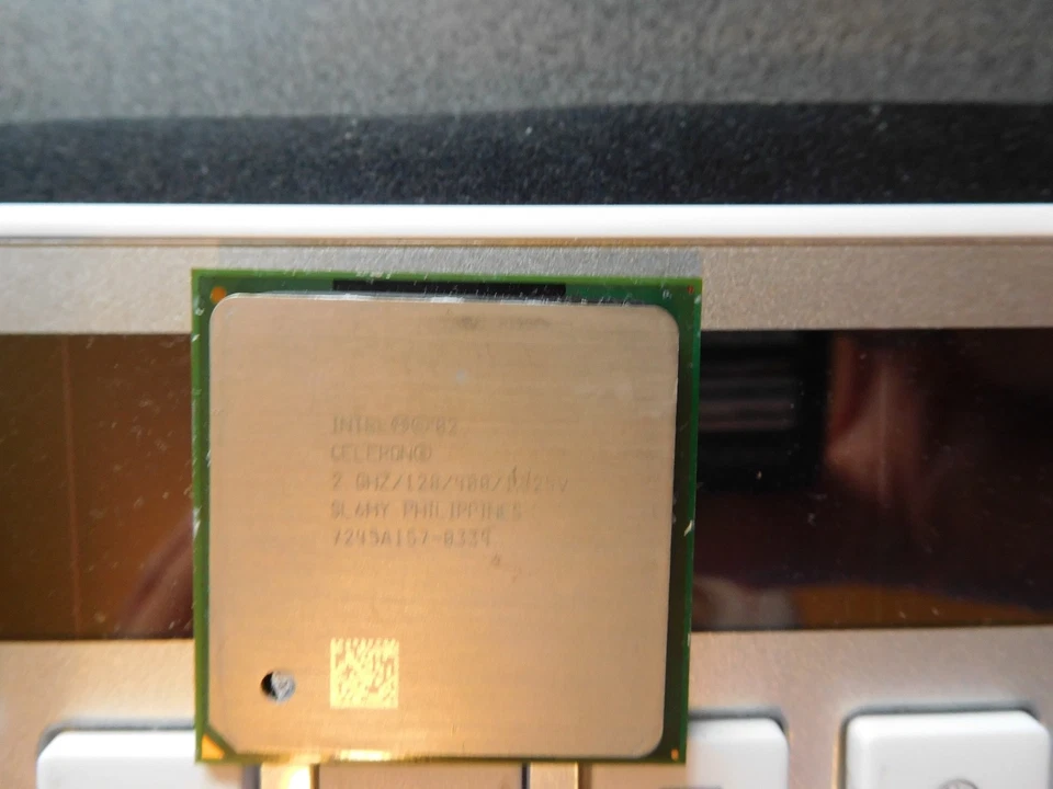 Dell intel celeron 02 ghz/128/4001.525v processor - Image 2 of 3
